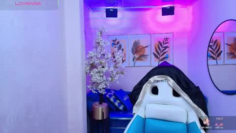 Snapshot of theia_moon_ chatting on October 20, 12:38 pm Theia online show from October 20, 12:38 pm