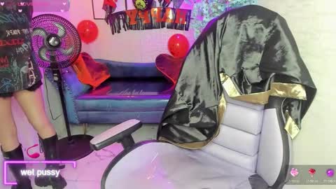 Snapshot of theia_moon_ chatting on November 3, 12:39 pm Theia online show from November 3, 12:39 pm