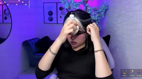 Snapshot of theia_moon_ chatting on November 8, 5:29 am Theia online show from November 8, 5:29 am