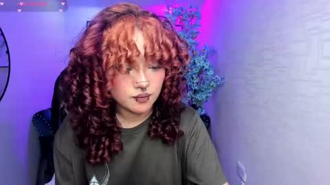 Snapshot of theia_moon_ chatting on November 14, 2:05 pm Theia online show from November 14, 2:05 pm