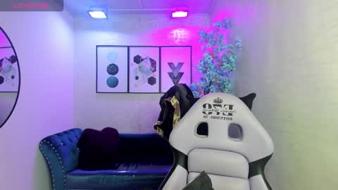 Snapshot of theia_moon_ chatting on November 29, 12:30 pm Theia online show from November 29, 12:30 pm