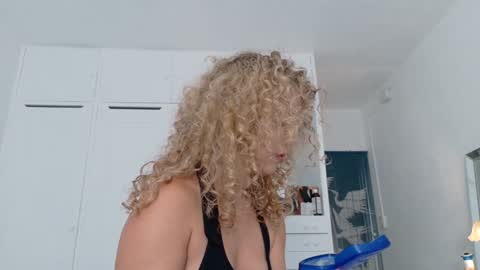 Lily Marie online show from April 12, 10:48 pm