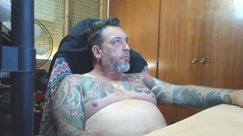 Snapshot of thekier chatting on November 8, 1:55 pm thekier online show from November 8, 1:55 pm