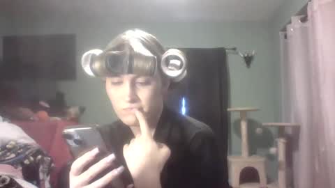 Little Bambii online show from December 5, 8:00 pm