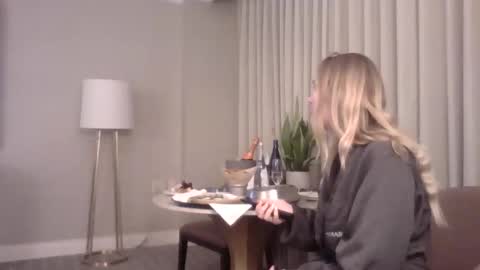 Little Bambii online show from February 1, 1:59 am