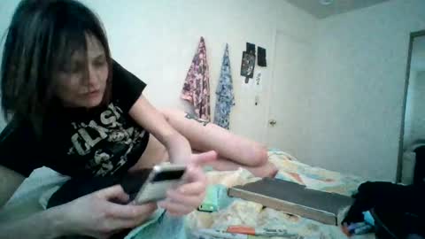 lovecreep online show from February 27, 3:05 pm