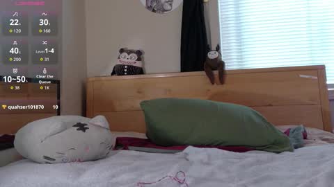 Snapshot of thelunastorm chatting on October 27, 5:39 pm The Luna Storm online show from October 27, 5:39 pm