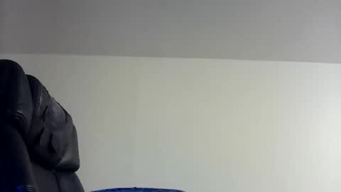 theman18951pa online show from April 22, 12:35 am