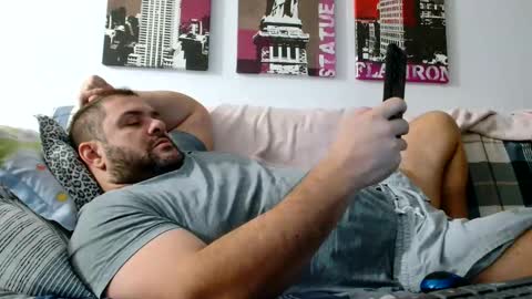 Snapshot of themastercomander chatting on January 12, 3:28 am Big Alpha Daddy Master online show from January 12, 3:28 am