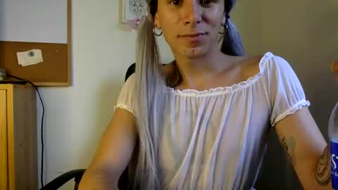 Lucy Lucy online show from December 5, 9:50 pm