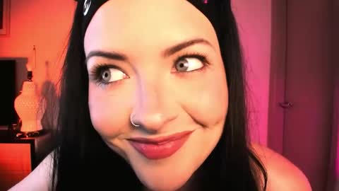 themelrose online show from April 4, 10:29 pm