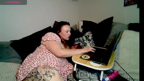 Stephanie Fuller online show from April 2, 5:38 am