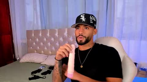 Snapshot of theo_sky1 chatting on September 12, 7:58 pm Theo Sky online show from September 12, 7:58 pm