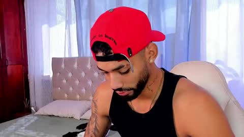 Snapshot of theo_sky1 chatting on September 13, 1:11 pm Theo Sky online show from September 13, 1:11 pm