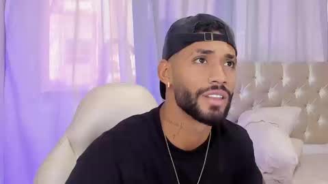 Snapshot of theo_sky1 chatting on September 22, 8:22 pm Theo Sky online show from September 22, 8:22 pm