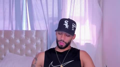 Snapshot of theo_sky1 chatting on September 25, 1:59 pm Theo Sky online show from September 25, 1:59 pm