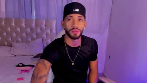 Snapshot of theo_sky1 chatting on September 27, 8:03 pm Theo Sky online show from September 27, 8:03 pm