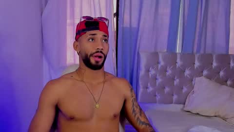 Snapshot of theo_sky1 chatting on September 30, 9:09 pm Theo Sky online show from September 30, 9:09 pm