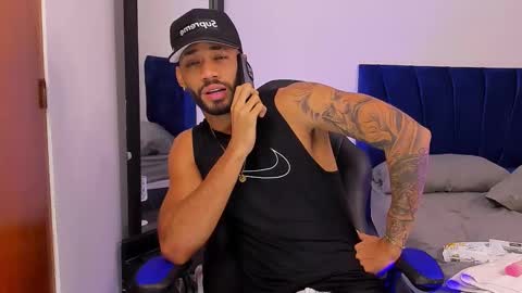 Snapshot of theo_sky1 chatting on October 3, 9:12 pm Theo Sky online show from October 3, 9:12 pm