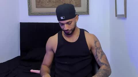 Snapshot of theo_sky1 chatting on October 11, 9:02 pm Theo Sky online show from October 11, 9:02 pm