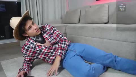 Snapshot of theohawke_ chatting on November 25, 11:16 pm THEO- MATEO online show from November 25, 11:16 pm