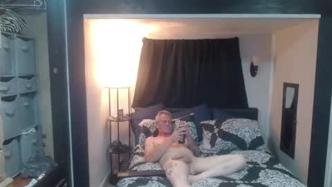 theoneyouwanttwofuck online show from September 17, 7:10 am