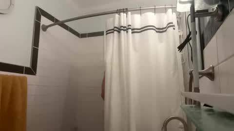 Snapshot of theonlyboi43ver chatting on November 3, 2:13 am theonlyboi43ver online show from November 3, 2:13 am