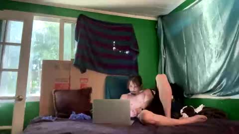 Snapshot of theonlyboi43ver chatting on November 3, 2:51 pm theonlyboi43ver online show from November 3, 2:51 pm