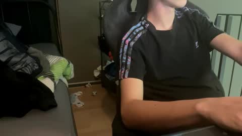 Snapshot of theothede19cm chatting on October 28, 1:47 pm theothede19cm online show from October 28, 1:47 pm