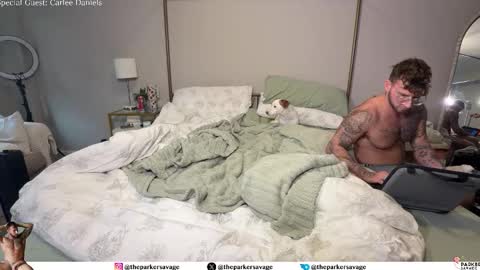 Snapshot of theparkersavage chatting on December 17, 8:26 pm Parker Savage online show from December 17, 8:26 pm