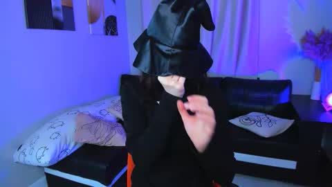 Snapshot of thepretty_kitty chatting on November 17, 7:47 am thepretty_kitty online show from November 17, 7:47 am