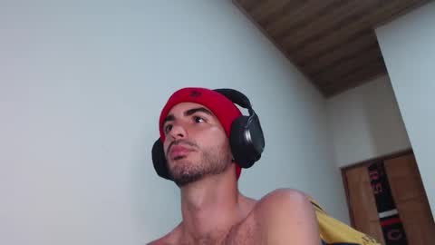 Santiago Enrique online show from February 27, 6:13 am