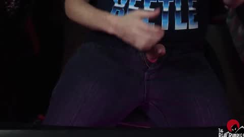 Snapshot of therealbumbles chatting on October 2, 4:03 pm Bumbles or B online show from October 2, 4:03 pm