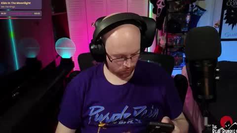 Snapshot of therealbumbles chatting on October 12, 1:48 am Bumbles or B online show from October 12, 1:48 am