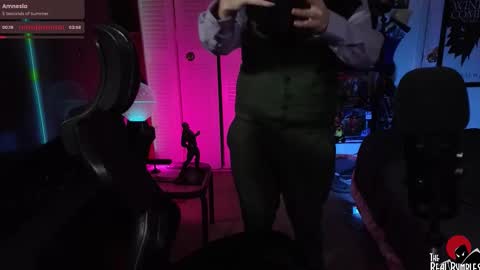 Snapshot of therealbumbles chatting on October 16, 12:50 pm Bumbles or B online show from October 16, 12:50 pm