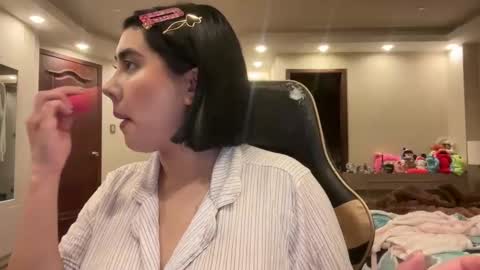 Snapshot of therealcamilabaddie chatting on November 6, 4:35 am therealcamilabaddie online show from November 6, 4:35 am