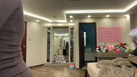 therealcamilabaddie online show from January 18, 1:37 pm