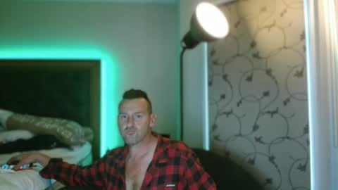 Snapshot of therealkurva4u chatting on October 16, 8:10 pm therealkurva4u online show from October 16, 8:10 pm