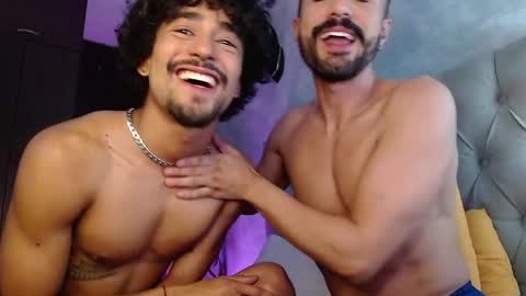 Snapshot of therealsoleil chatting on October 19, 7:09 am therealsoleil online show from October 19, 7:09 am