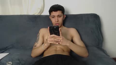 thesaint_xxx online show from November 14, 4:33 am