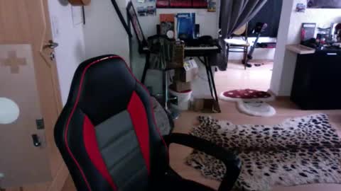 Snapshot of theshowercock chatting on October 12, 3:00 pm theshowercock online show from October 12, 3:00 pm