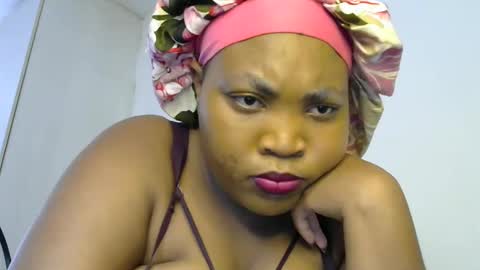 Snapshot of theshybaddie chatting on January 24, 7:30 am theshybaddie online show from January 24, 7:30 am