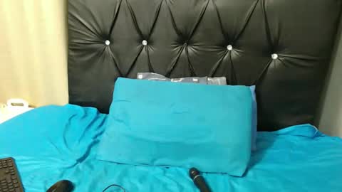 Snapshot of theshybaddie chatting on September 10, 7:08 am theshybaddie online show from September 10, 7:08 am