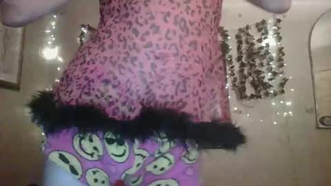 sillymillie0 online show from November 21, 11:03 pm