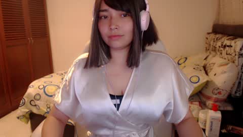 Snapshot of thetalkingbutt chatting on December 6, 1:51 am Mai online show from December 6, 1:51 am