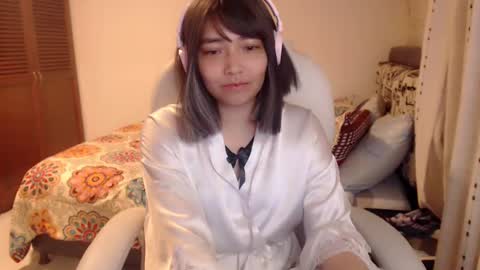 Snapshot of thetalkingbutt chatting on February 15, 12:37 am Mai online show from February 15, 12:37 am