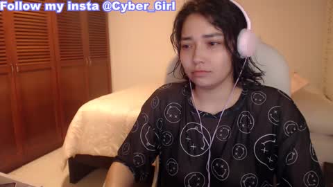 Snapshot of thetalkingbutt chatting on November 2, 1:19 am Mai online show from November 2, 1:19 am