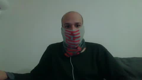 Snapshot of thetubedscarfguy chatting on January 2, 5:50 pm Scarf guy online show from January 2, 5:50 pm