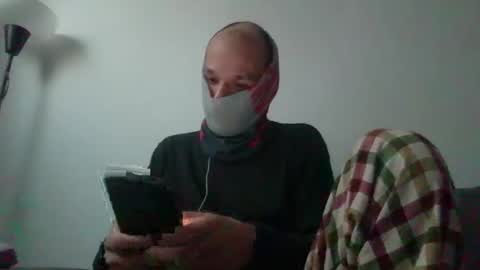 Snapshot of thetubedscarfguy chatting on February 14, 5:14 pm Scarf guy online show from February 14, 5:14 pm