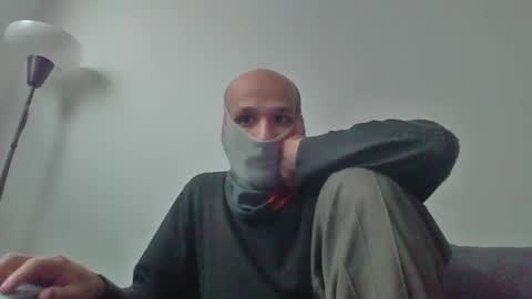 Snapshot of thetubedscarfguy chatting on February 15, 4:45 pm Scarf guy online show from February 15, 4:45 pm